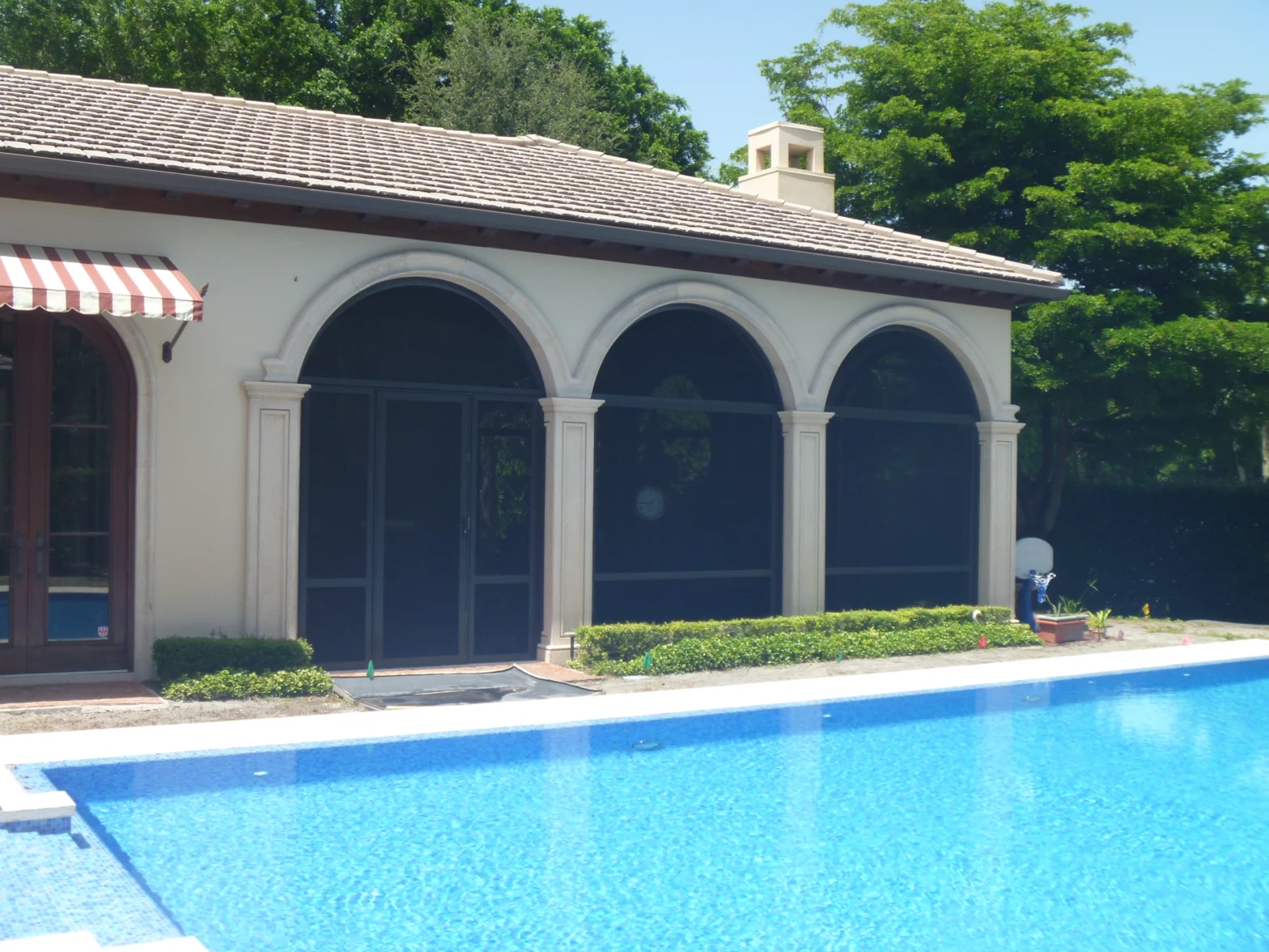 How Security Screens Offer Passive Protection